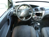 ford focus berlina (cak) del año 2001