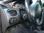 ford focus berlina (cak) del año 2001