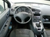 peugeot 5008 from year 2013