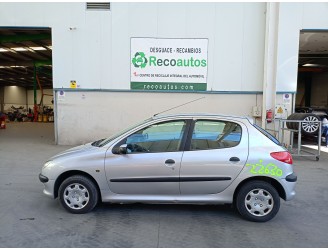 peugeot 206 berlina del año 2000