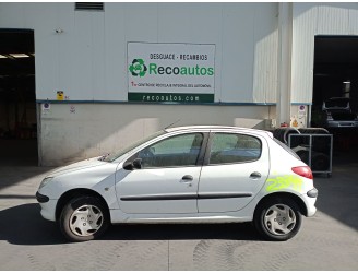 peugeot 206 berlina del año 2000