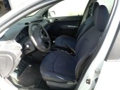 peugeot 206 berlina del año 2000