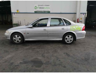 opel vectra b berlina del año 2000