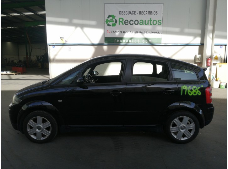audi a2 (8z) del año 2004