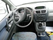 mitsubishi space runner (n60) del año 2003