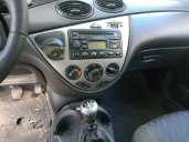 ford focus berlina (cak) del año 2000