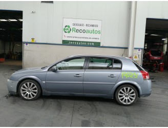 opel signum from the year 2005