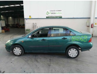ford focus berlina (cak) del año 2001