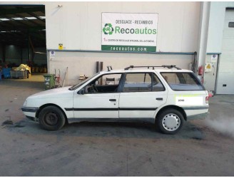 peugeot 405 break from the year 1990