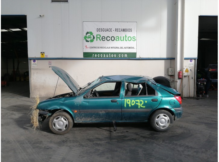ford fiesta berlina (dx) del año 2000