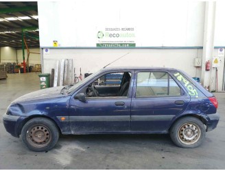 ford fiesta berlina (dx) del año 2000