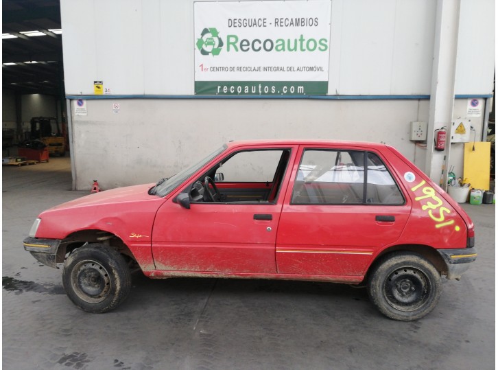 peugeot 205 berlina del año 1992