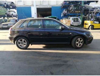 Recambio de guarnecido puerta delantera izquierda para mercedes-benz clase c (w205) lim. 2.0 cgi cat referencia OEM IAM A2057205