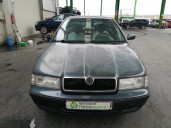 skoda octavia berlina (1u2) del año 2000