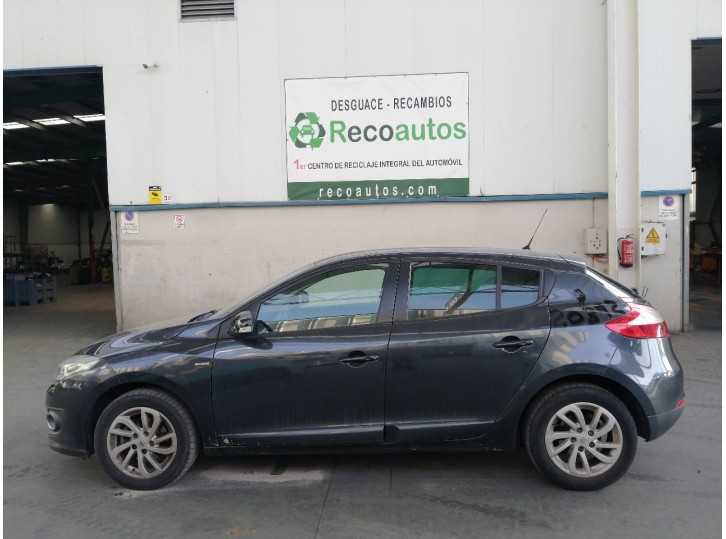 renault megane iii berlina 5 p del año 2014