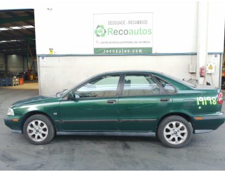 volvo s40 berlina del año 2000