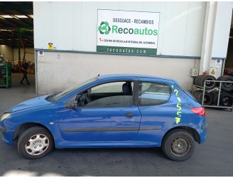 peugeot 206 berlina del año 2000
