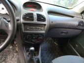 peugeot 206 berlina del año 2002
