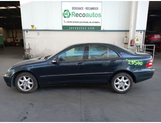 mercedes-benz clase c (w203) berlina del año 2001
