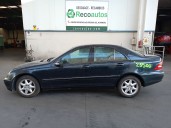 mercedes-benz clase c (w203) berlina del año 2001