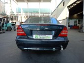 mercedes-benz clase c (w203) berlina del año 2001