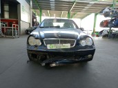 mercedes-benz clase c (w203) berlina del año 2001