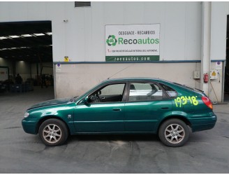toyota corolla (e11) del año 2001