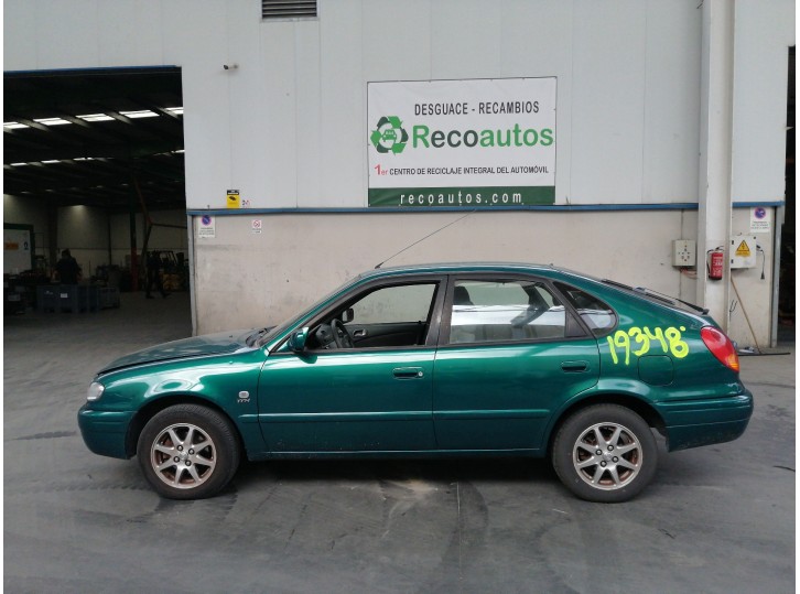 toyota corolla (e11) del año 2001