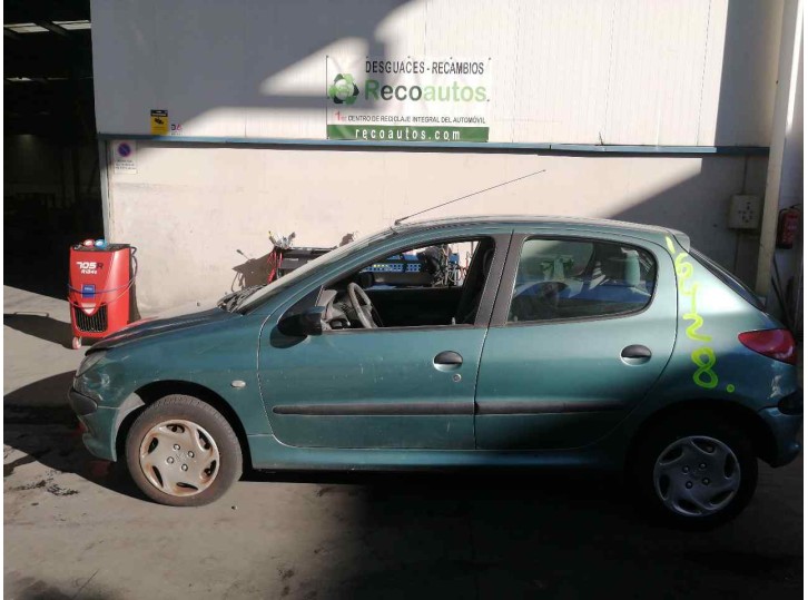 peugeot 206 berlina del año 2000