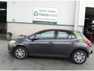 toyota auris del año 2008