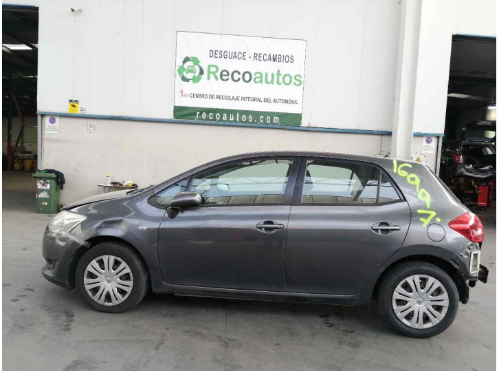 toyota auris del año 2008