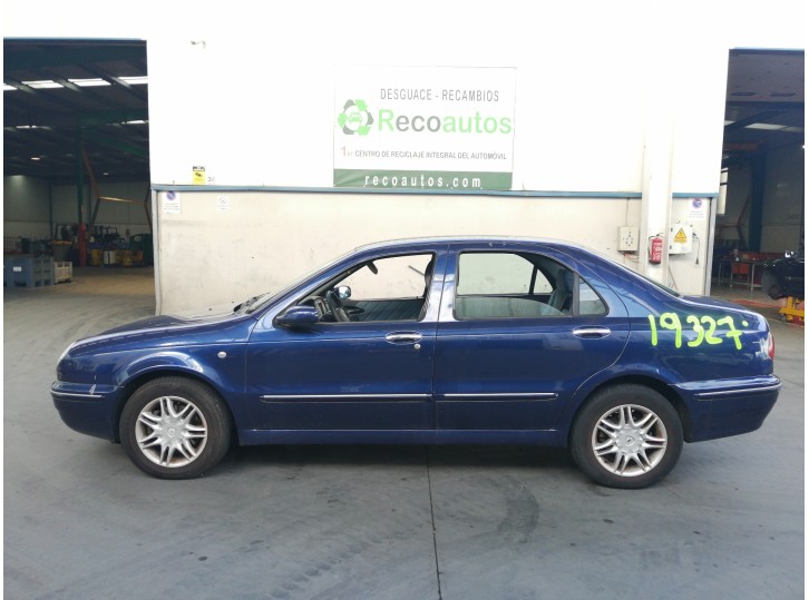 lancia lybra berlina del año 2002