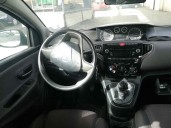 lancia ypsilon (402) del año 2013
