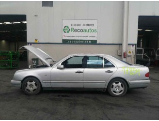 mercedes-benz clase e (w210) berlina del año 1996