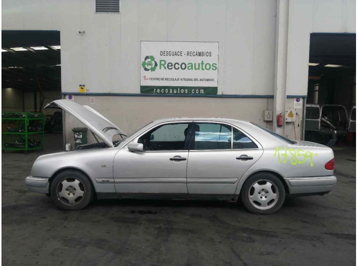 mercedes-benz clase e (w210) berlina del año 1996