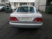 mercedes-benz clase e (w210) berlina del año 1996