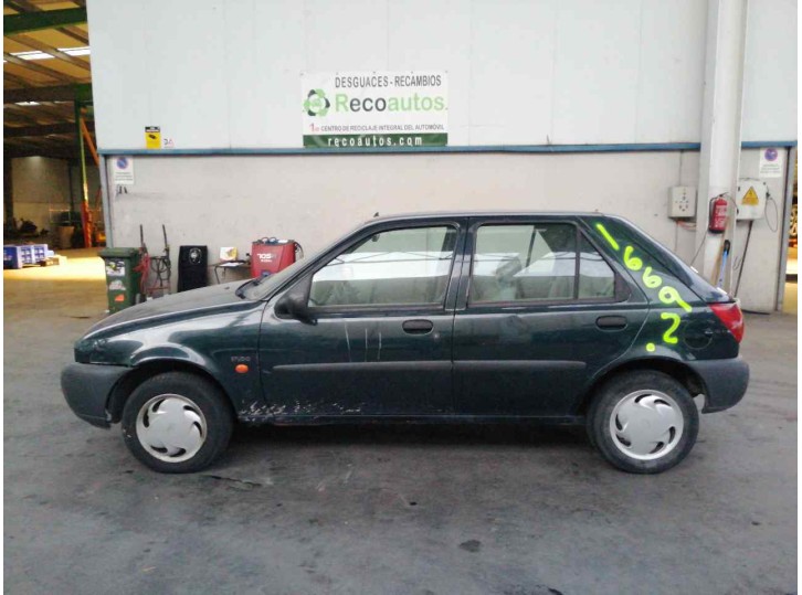 ford fiesta berlina del año 1996