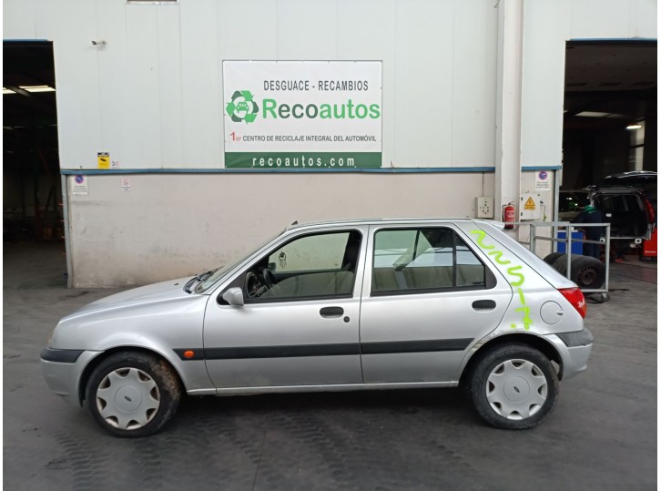 ford fiesta (dx) del año 2001