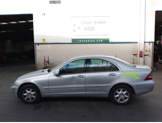 mercedes-benz clase c (w203) berlina del año 2003