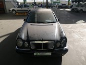 mercedes-benz clase e (w210) berlina del año 1999