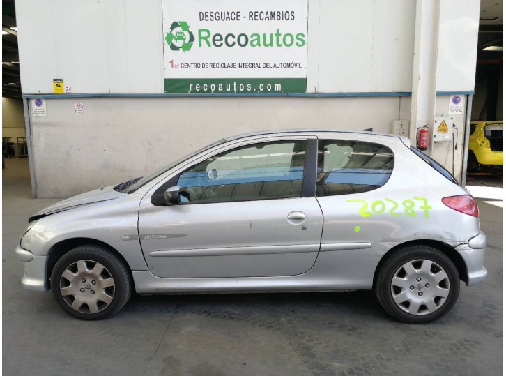 peugeot 206 berlina del año 2004