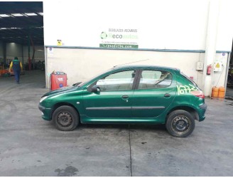 peugeot 206 berlina del año 2001