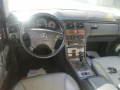mercedes-benz clase e (w210) berlina del año 2001