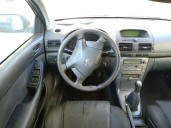 toyota avensis berlina (t25) del año 2005