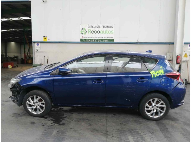 toyota auris del año 2016