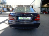 mercedes-benz clase c (w203) berlina del año 2001