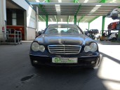 mercedes-benz clase c (w203) berlina del año 2001