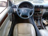 mercedes-benz clase c (w203) berlina del año 2001