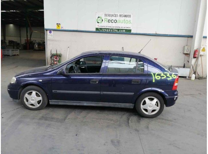 opel astra g berlina del año 2000