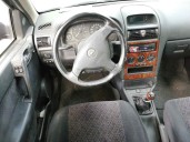 opel astra g berlina del año 2000